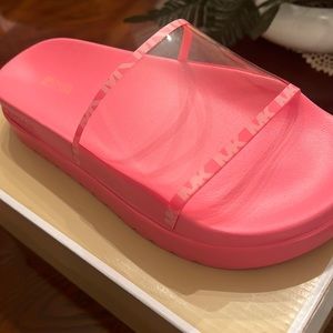 !NEW! Pink MK Tyra Slide